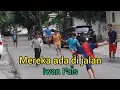 Download Lagu Mereka ada di jalan - Iwan Fals (lirik lagu)