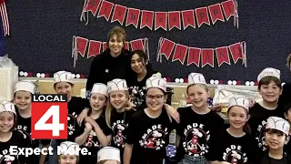 Grosse Pointe Woods students learn what it s like to run a restaurant