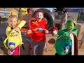 Download Lagu Angry Birds IN REAL LIFE!! Box Fort Battle!