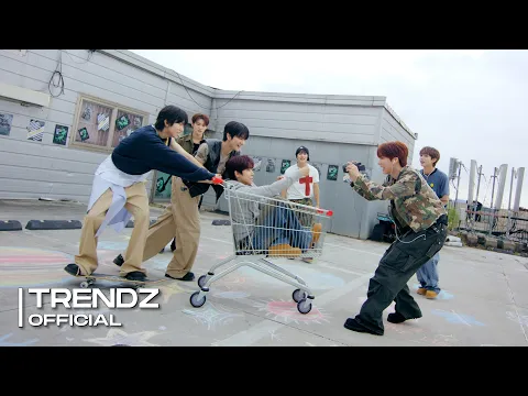 TRENDZ On My Knees 公式動画サムネイル