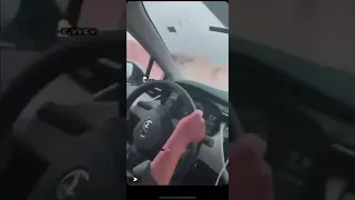 بنات هجت فيهم السيارة 