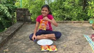 কৃতিকা Pasta Crunch খাবারের প্যাকেট এর ভিতর থেকে কি কি নতুন Gift পেলো@Kritika Channel 