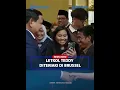EKPRESI LETKOL TEDDY Diteriaki WNI saat Kawal Prabowo Tiba di Brussel