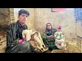 Download Lagu Hoe deze dakloze moeder haar gezin onderhoudt met handwerk en vee
