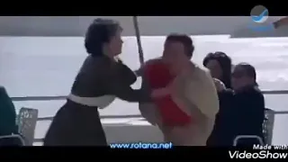 بيعاملني بطيبه واحساس 