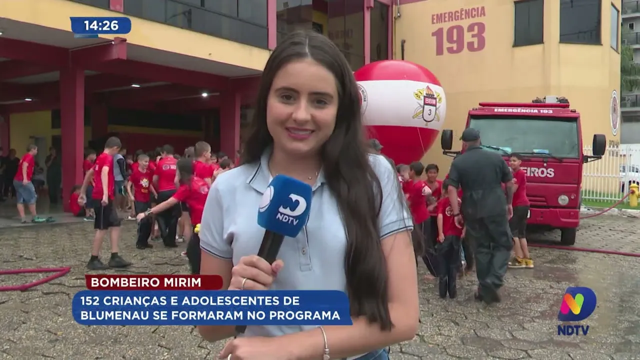 Mais de 150 crianças e adolescentes de Blumenau se formaram no programa Bombeiro Mirim