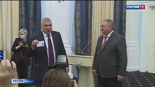 Избранные депутаты получили заветные удостоверения