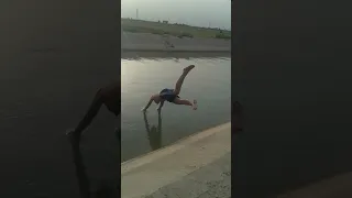 اخوك وغرك بالمائي واتلهم الروج وأنت ماتعرف اتفوج كلي شسوي انتة بهاي 