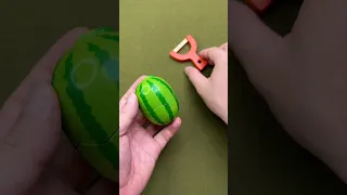 يا غنماتي مع مع يا عنزاتي مع مع                         دندنها