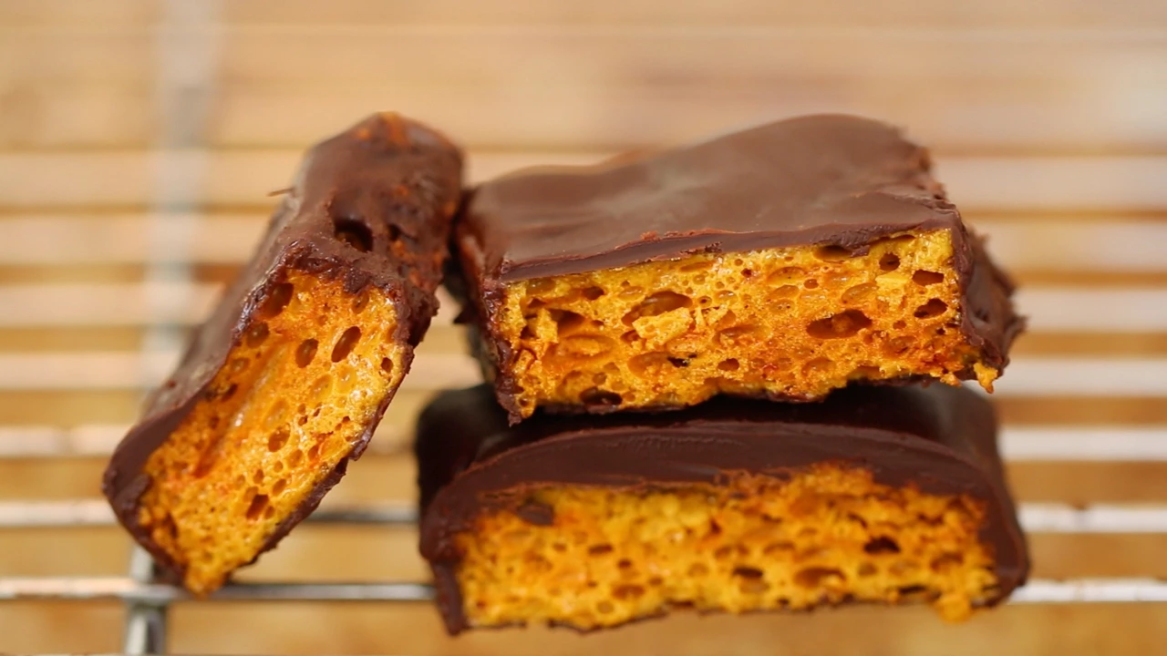 Homemade Honeycomb Candy & Cadbury Crunchie Bars Recipe