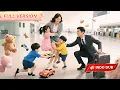 Download Lagu Gadis terjebak di kamar CEO, lahirkan triplet. 6 tahun kemudian CEO temui anak kembar mirip dirinya!