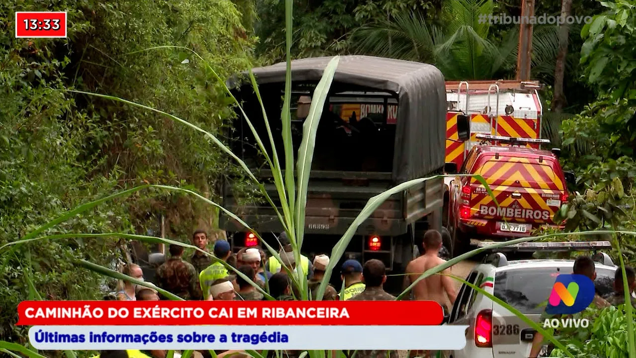 Caminhão do exército cai em ribanceira: duas pessoas morreram e outros 30 ficaram feridos