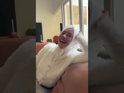 Aku kan penyanyi papan atas 😁
