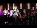 El Komander - Cuernito Armani (En Vivo)