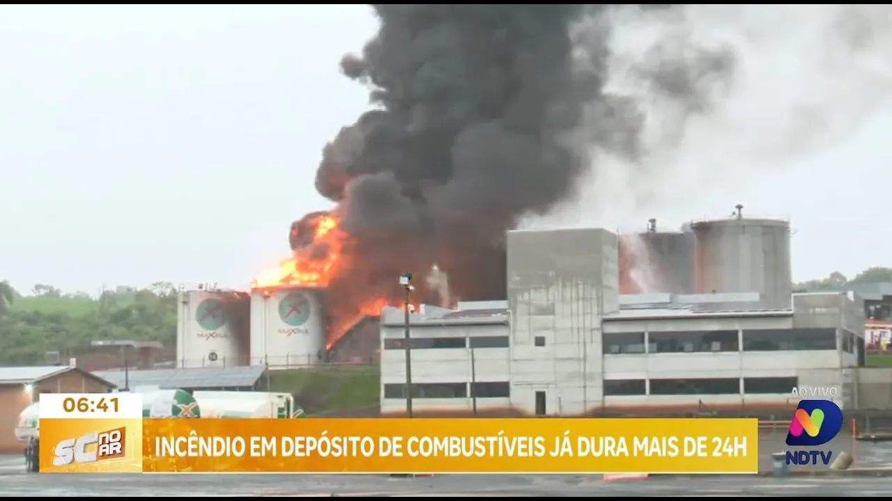 Emergência em Chapecó: incêndio em depósito de combustíveis já dura mais de 24h