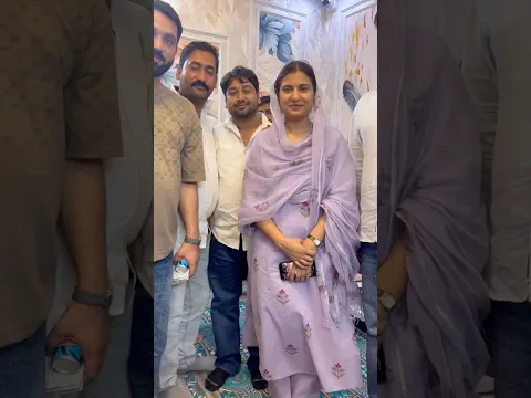 Iqra hasan se milne pahoche sharukh khan π± | #iqrahasan #ytshorts #shortsfeed