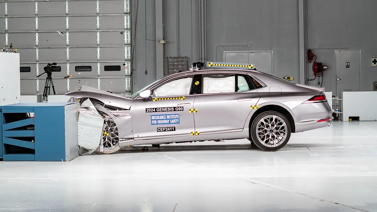 2024 Genesis G90 updated moderate overlap IIHS crash test