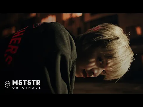 ARrC (아크) 'awesome' MV 公式動画のサムネイル画像