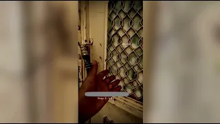 لا تسأل الدار عمن كان يسكنها يا طارق الباب دندنها