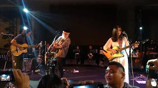 Download Iwan Fals feat. Danilla \u0026 Jason Ranti - Belum Ada Judul live at Tiba-tiba Suddenly Konser MP3