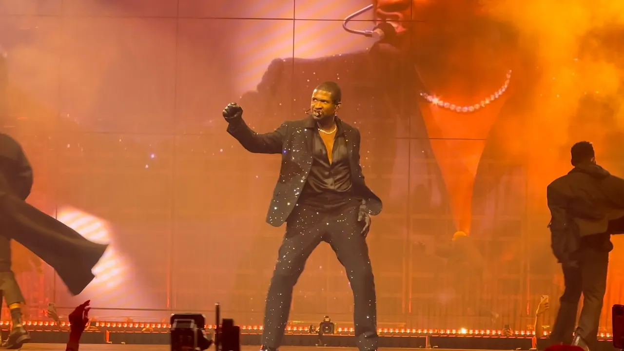 Usher - Coming Home, Hey Daddy + BIG, Past Present Future Tour in Toronto Usher - Coming Home, Hey Daddy + BIG, Past Present Future Tour in Toronto