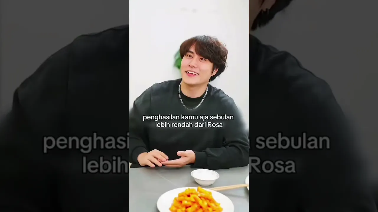 JANGAN TERLALU OVER SHARING #dramacinapendek #shortvideo #dramachinaromantis #drachin #dramacina poster