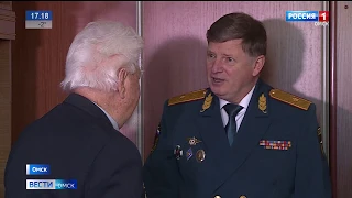 Мэр Омска Оксана Фадина и председатель горсовета Владимир Корбут поздравили ветеранов