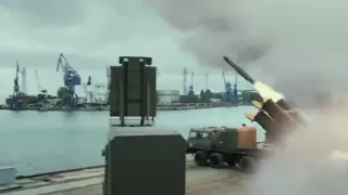 السفينة الروسية تنقد الغواصة الأمريكية بمشهد رائع من فيلم Hunter Killer 