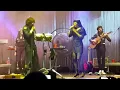 León Larregui ft Mon Laferte Rue Vieille Du Temple
