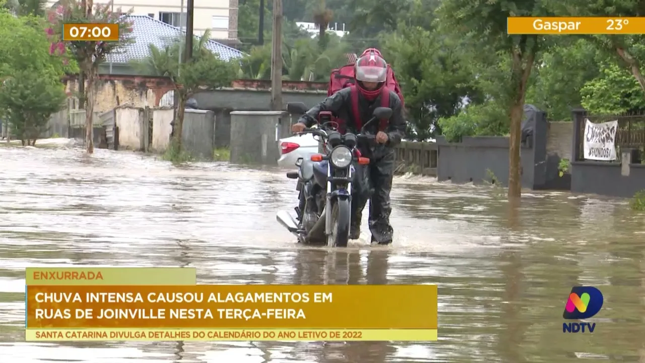 Chuva intensa causa alagamentos em ruas de Joinville nessa terça-feira