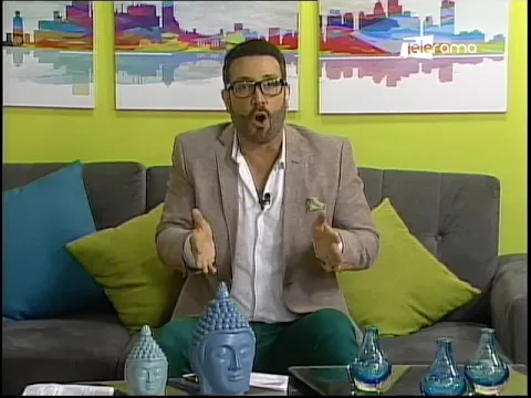 Delincuentes robaron celular mientras chateaba afuera de su casa