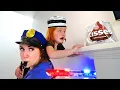 Download Lagu COPS vs ROBBERS - Prison Escape from Barbie Jail - will Adley get caught by Police Girl?? (new game)