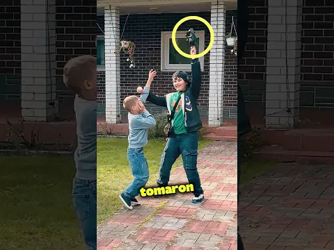 Este Niño Sufrió Bullying… Hasta Que Llegó Su Papá Policía 👮‍♂️🦇
