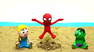 HULK JUEGA CON LA ARENA Dibujos Animados para niños y bebés!!! 💚dibusYmas 1