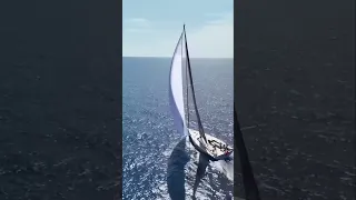 The Grand Soleil 65LC oozes style, a Matteo Polli design which has high form stability. #sailing