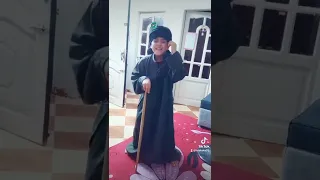 منك لله ياللي في بالي دندنها