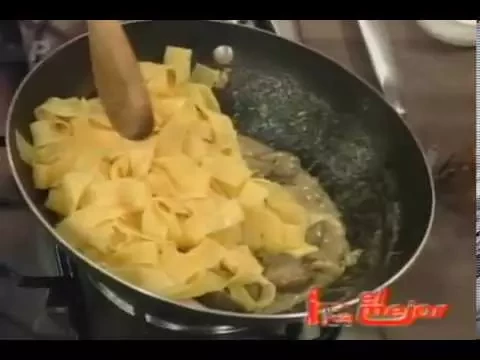 Pasta con almejas al vino