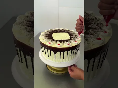 LAS TORTAS CON OREO MOLIDO SON MUY FACILES DE DECORAR