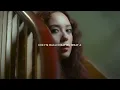 Download Lagu Laufey - Lover Girl (Official Lyric Video with Chords)