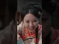 To avenge her sister, the beauty used her looks to make the warlord fall for her!