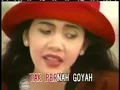Download Lagu Karaoke poppy mercury - badai asmara