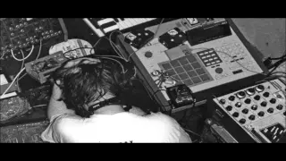 Download AFX (Aphex Twin) - 8 Knife Fork Freq MP3