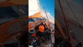 Mast is FAILING offshore #sailing #offshore