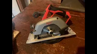 Skillsaw Blade Removal and Replacement Milwaukee