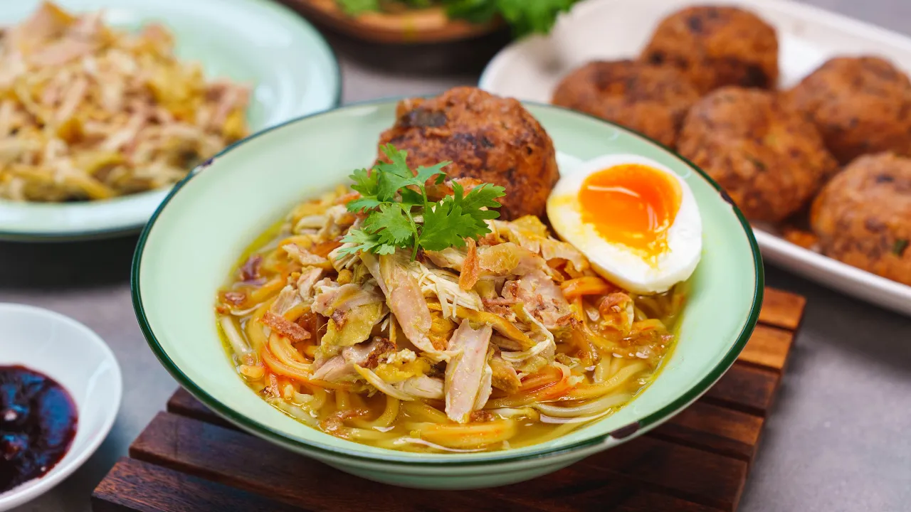 How to make Mee Soto Ayam from Scratch