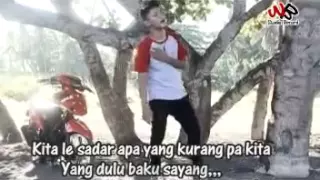 senyum biar saki