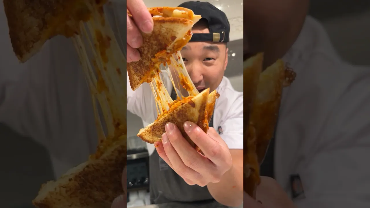 Kimchi grilled cheese sandwich  Day 14 of eating Korean food EVERYDAY!! #koreanfood #kimchi