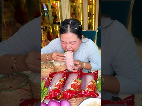 แหนมหนังจัมโบ้ ไซส์9นิ้วจุกๆ