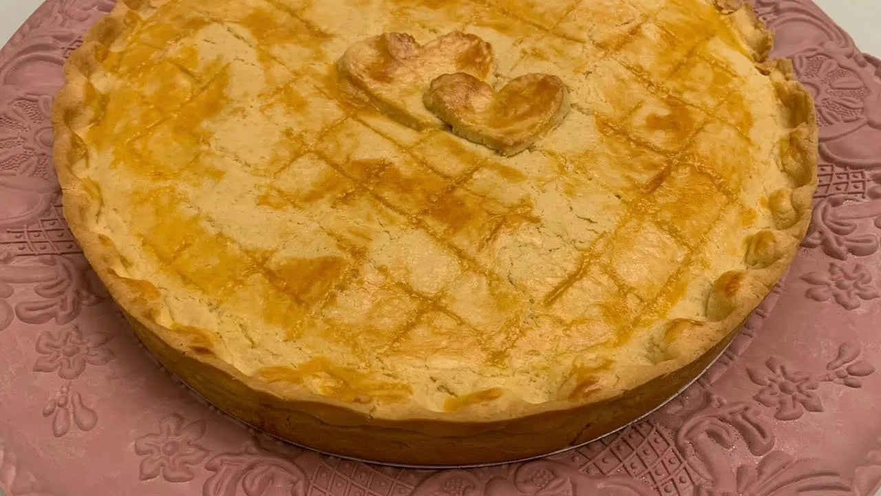 EMPADÃO E EMPADINHAS DE FRANGO Ingredientes para a massa 500gr de farinha de trigo 250gr de banha de. 