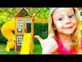 Download Lagu Nastya ve Stacy kaydıraklı sihirli bir oyun eviyle oynuyormuş gibi yapıyor